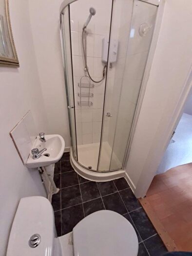 5 Bedroom House To Rent In Nicholl Street, Mount Pleasant, SA1