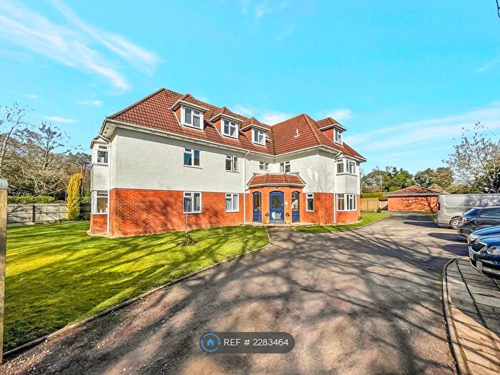 2 Bedroom Flat To Rent In Border Lodge, Walkford, Christchurch, BH23