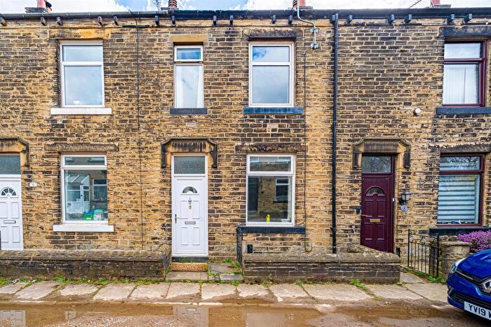 2 Bedroom Terraced House For Sale In Gaythorne Terrace, Halifax, HX3