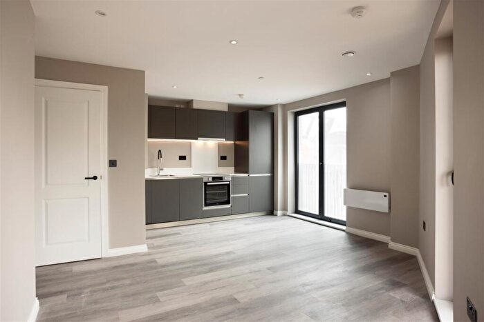 1 Bedroom Apartment To Rent In Springwell Gardens, Springwell Road, Leeds City Centre, LS12