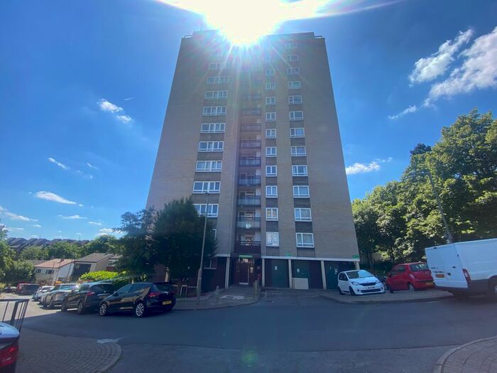 2 Bedroom Flat To Rent In Whitlock Drive, London, SW19