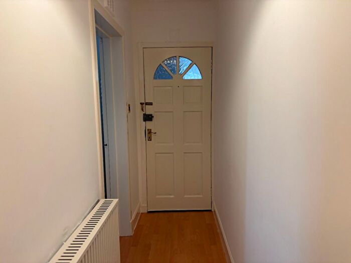 1 Bedroom Flat To Rent In Wellgate Street, Larkhall, ML9