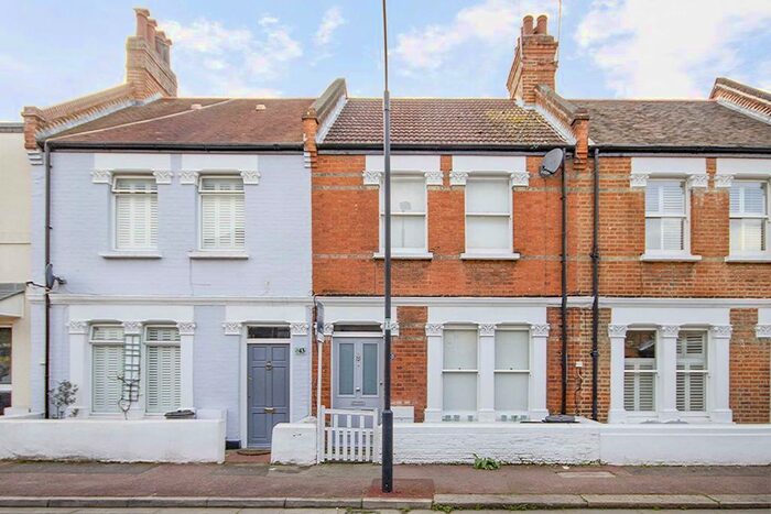 2 Bedroom Property To Rent In Willow Vale, London, W12