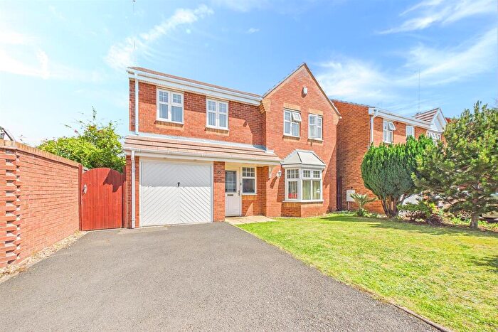 4 Bedroom Detached House For Sale In Kingsford Road, Daimler Green, Coventry, CV6