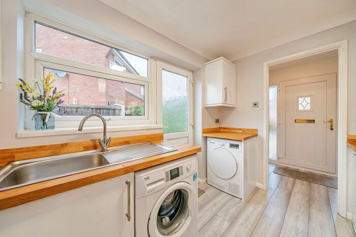 2 Bedroom Bungalow For Sale In Kinross Close, Fearnhead, Warrington, Cheshire, WA2