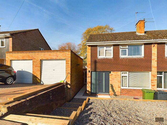 4 Bedroom House To Rent In Grainger Close, Exeter, EX2