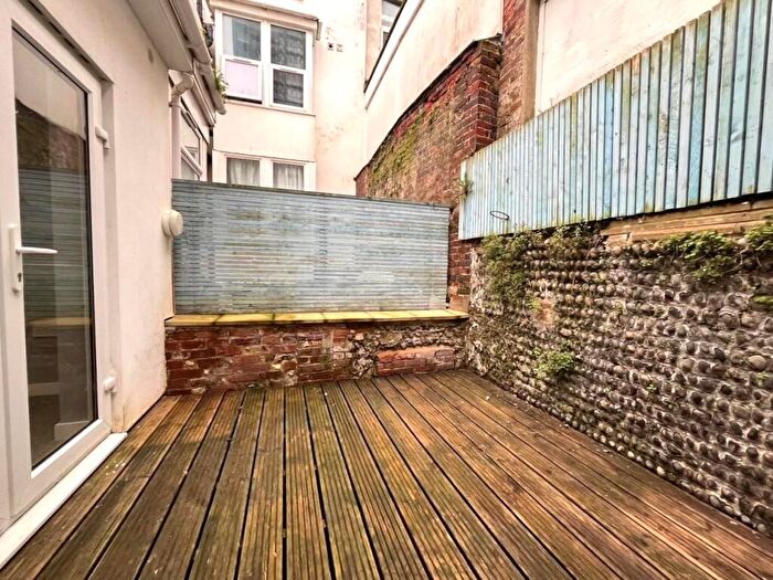 1 Bedroom Maisonette To Rent In Devonshire Place, Brighton, BN2