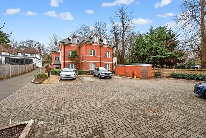 2 Bedroom Flat For Sale In Ewell By Pass, Epsom, KT17