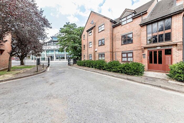 1 Bedroom Flat To Rent In Rugby Road, Twickenham, TW1