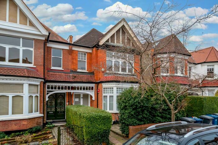 2 Bedroom Apartment To Rent In Princes Avenue, Finchley, N3