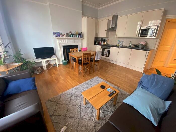 4 Bedroom Flat To Rent In Eden Mansions, Gondar Gardens, West Hampstead, London, NW6