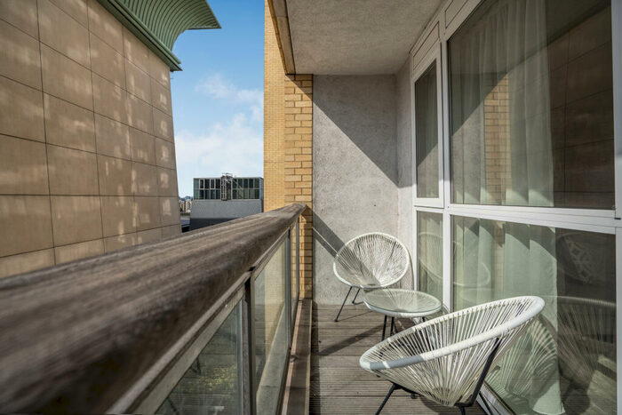 1 Bedroom Apartment To Rent In Circus Apartments, London, E14