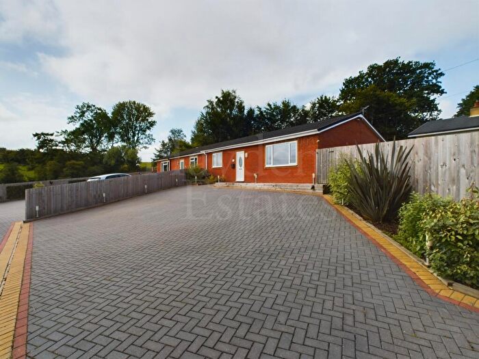 3 Bedroom Bungalow For Sale In Curdale Close, Cleobury, DY14