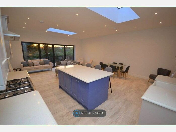 4 Bedroom Detached House To Rent In Silverdale Road, Earley, Reading RG6