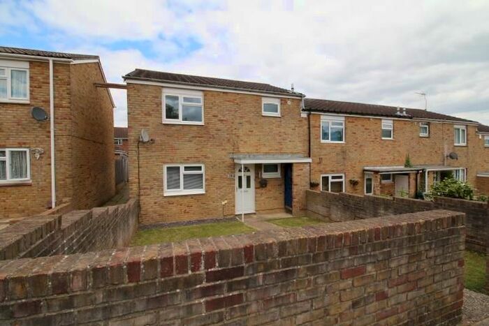 3 Bedroom End Of Terrace House To Rent In Wagner Close, Basingstoke, RG22