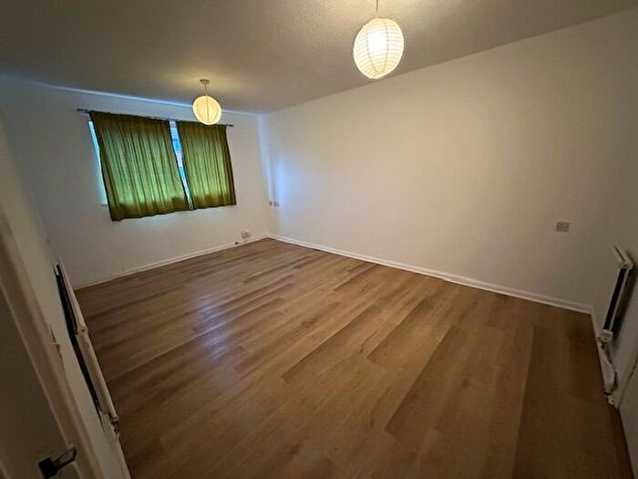 1 Bedroom Flat To Rent In Heathmead, Heath, CF14