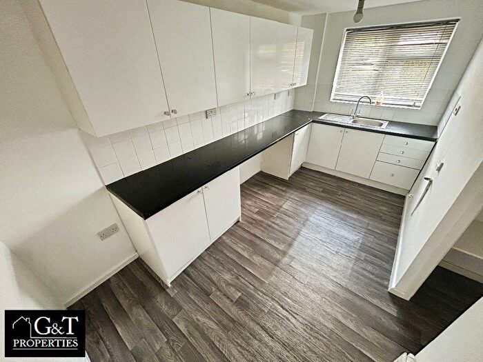 3 Bedroom Maisonette To Rent In Central Drive, Dudley, DY3