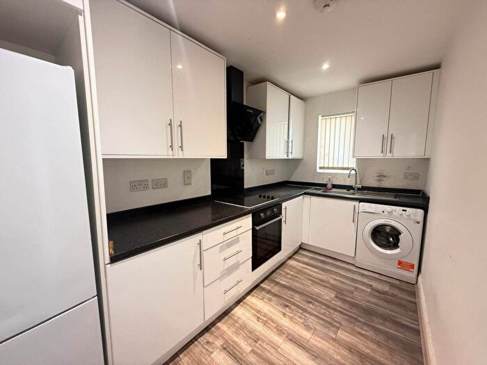 2 Bedroom Flat To Rent In Coldharbour L, Hayes, UB3