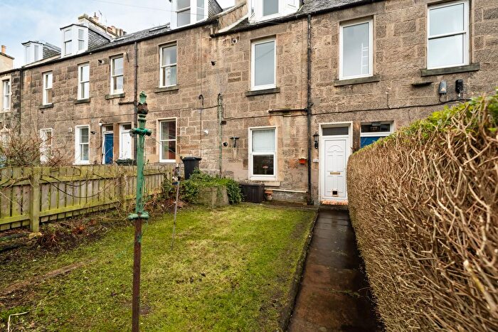 2 Bedroom Flat For Sale In Ivy Terrace, Edinburgh, EH11