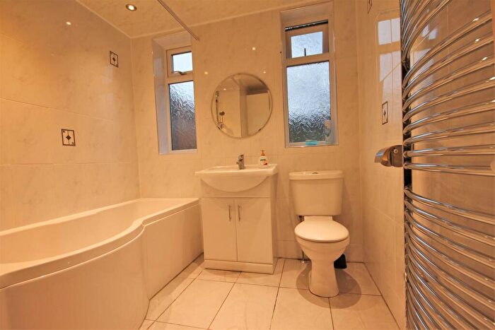 2 Bedroom Flat To Rent In Beadnell Place, Shieldfield, NE2