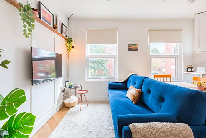 2 Bedroom Flat To Rent In Oban Street, Poplar, London, E14