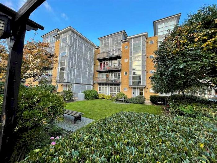 3 Bedroom Apartment To Rent In Malt House, Romford, RM1
