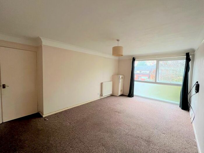 2 Bedroom Flat To Rent In Sutherland Close, Barnet EN5
