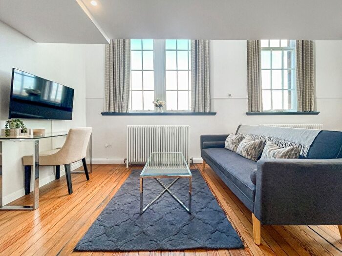 1 Bedroom Flat To Rent In Flat, Mcdonald Road, Broughton, Edinburgh, EH7