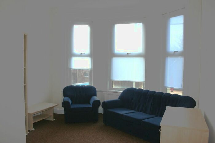 1 Bedroom Flat To Rent In High Road, Finchley, N12