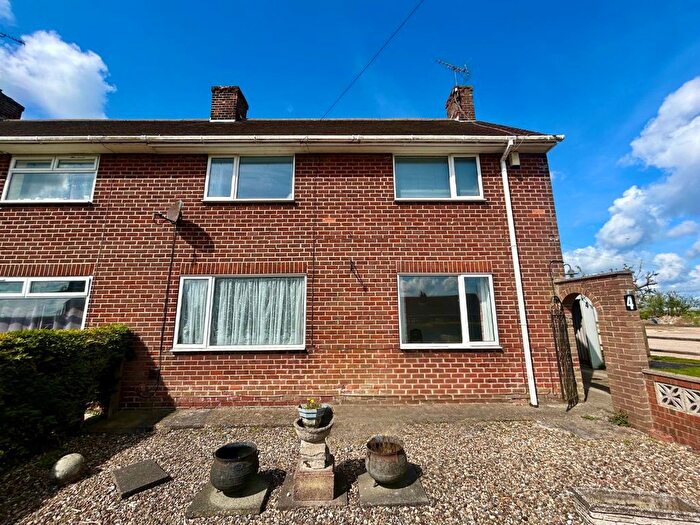 3 Bedroom Property To Rent In Bed Semi-Detached House, West Lane, Burton Fleming, Driffield, YO25