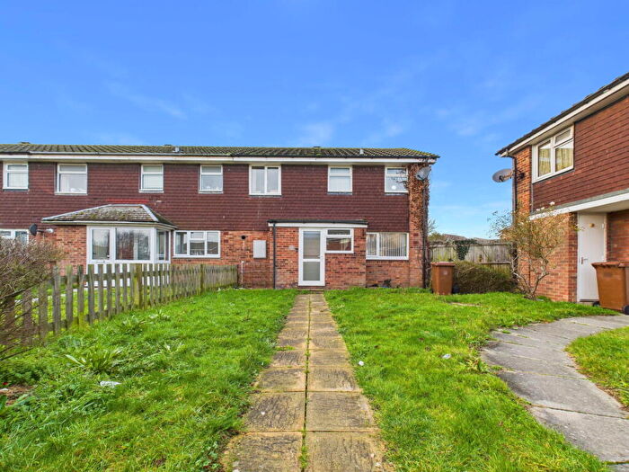 3 Bedroom End Of Terrace House For Sale In Fourwents Road, Hoo, Rochester, ME3
