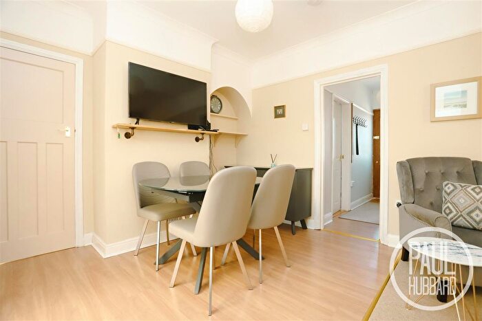2 Bedroom Semi-Detached Bungalow For Sale In Crompton Road, Oulton Broad, NR33