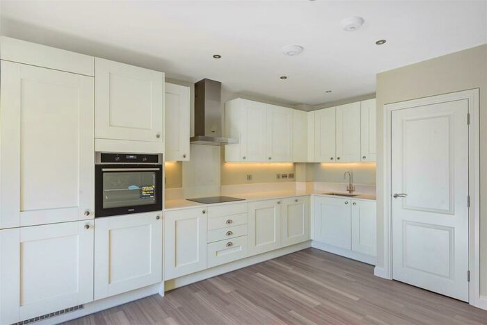 2 Bedroom Apartment To Rent In Stoneleigh Road, Coventry, CV4