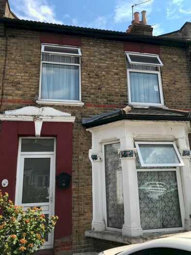 2 Bedroom Flat To Rent In Spencer Road, Ilford, IG3