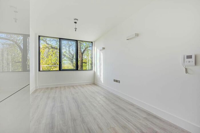 1 Bedroom Flat To Rent In Newbury, Berkshire RG14