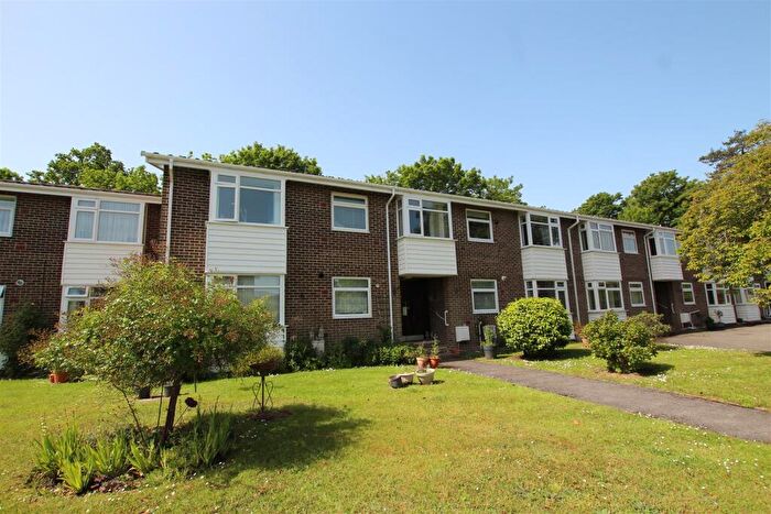 2 Bedroom Flat For Sale In Anfield Close, Fair Oak, Eastleigh, SO50