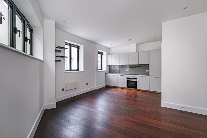 1 Bedroom Flat To Rent In Burnham Street Kingston, KT2