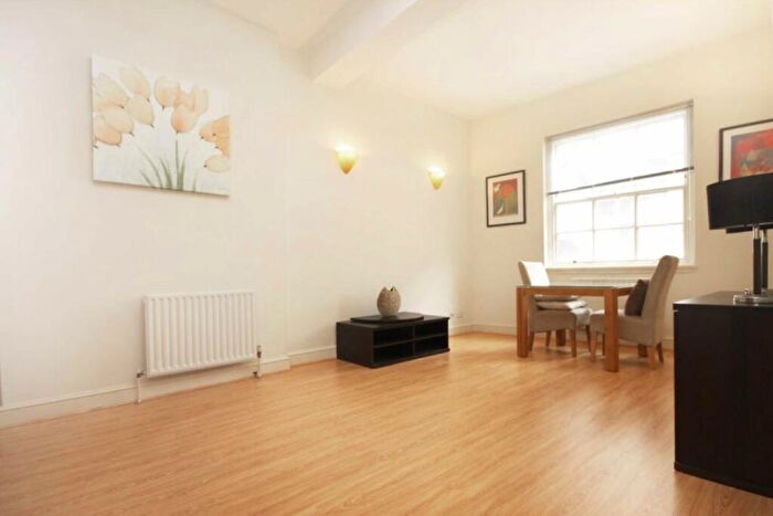 2 Bedroom Flat To Rent In Great Tower Street, Fenchurch Street, EC3R