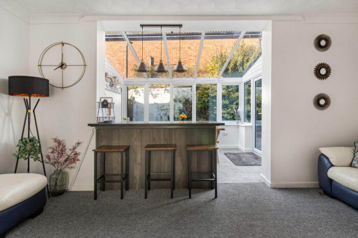 6 Bedroom Semi Detached House For Sale In Havant Close, Norwich, NR4