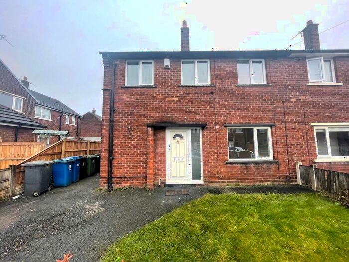 3 Bedroom Semi-Detached House To Rent In Grasmere Avenue, Hindley, Wigan, WN2