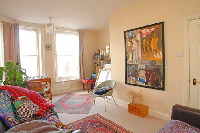 3 Bedroom Apartment To Rent In Heber Road, East Dulwich, London, SE22