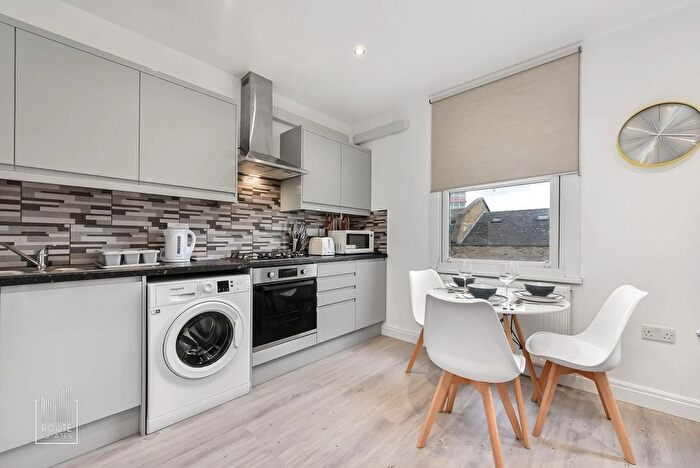 2 Bedroom Flat To Rent In Broadway Market, Hackney, E8