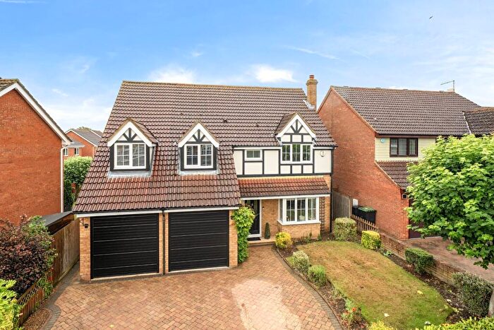 5 Bedroom Detached House For Sale In Purcell Way, Shefford, SG17