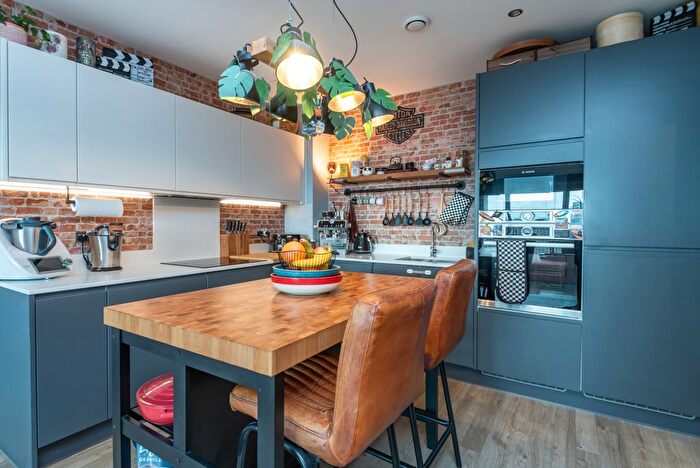 1 Bedroom Flat To Rent In Rookwood Way, London, E3