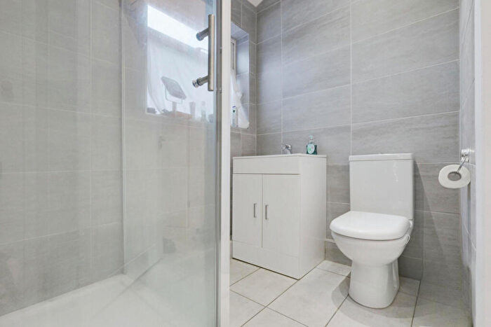 1 Bedroom Flat For Sale In Gordon Road, Southend-on-sea, SS1