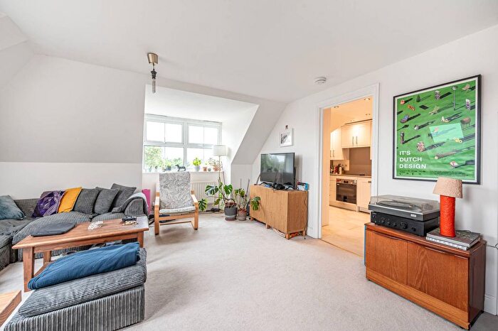 2 Bedroom Flat To Rent In Willesden Lane, Willesden Green, London, NW2