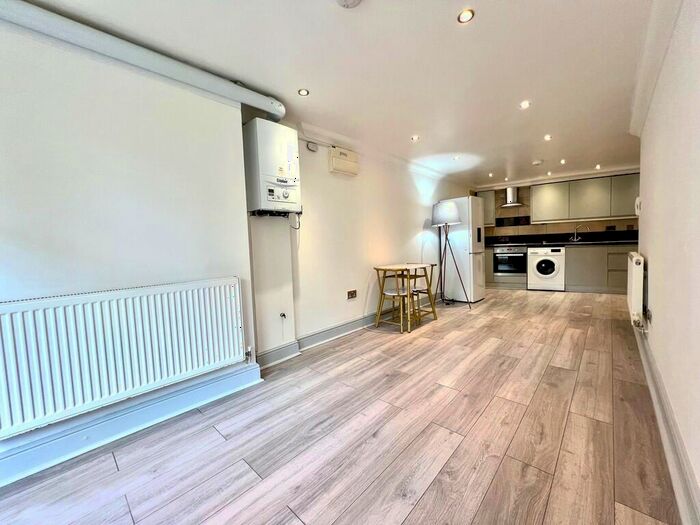 1 Bedroom Apartment To Rent In Lavender Hill, London, SW11