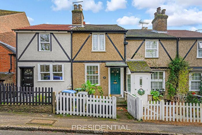 2 Bedroom Terraced House For Sale In Lower Road, Loughton, IG10