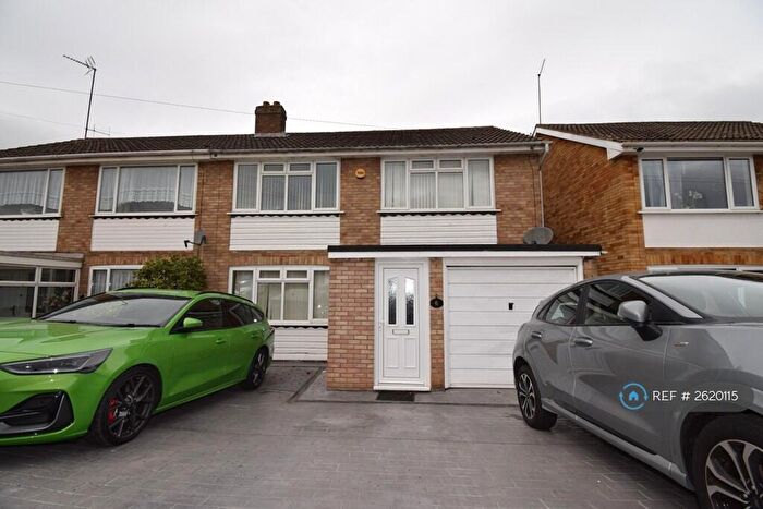3 Bedroom Semi-Detached House To Rent In St. Johns Road, Kettering, NN15