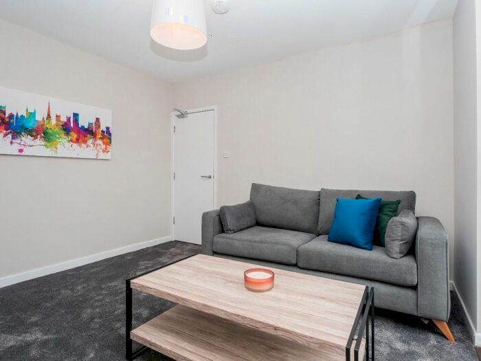 4 Bedroom Semi-Detached House To Rent In Gloucester Road, Bristol, BS16